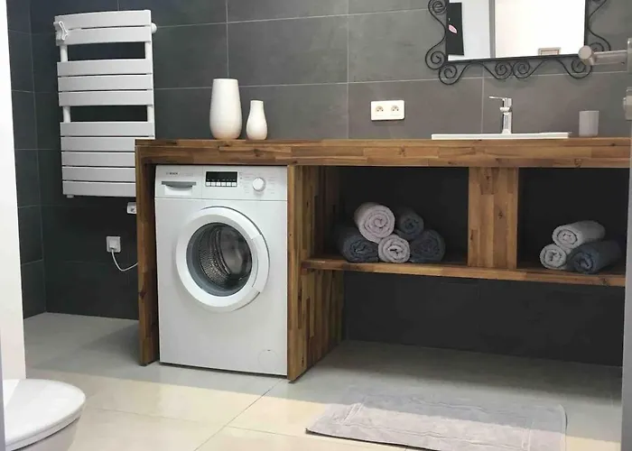 Beautiful U Mare Sea And Mountain View *